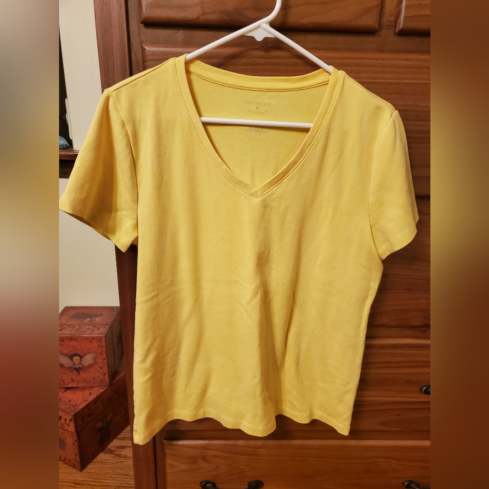 Large yellow shirt Preswick and Moore